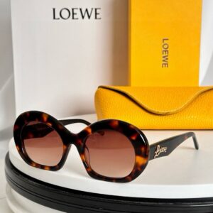 Oval-Frame Sunglasses with Diverse Color and Gradient Lens Options