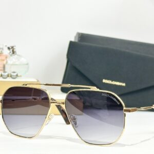 Aviator Sunglasses with Polished Metal Detailing