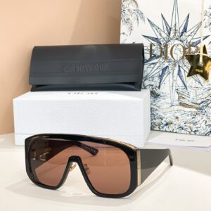 Graphique M2U Shield Sunglasses with Signature Branding Detailing