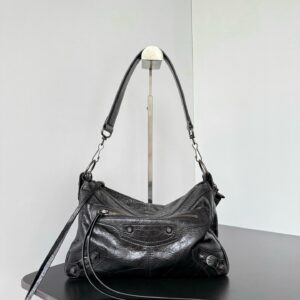 Le Cagole Shoulder Bags in Textured Leather (Gray & Black)