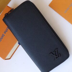 Aerogram Zippy Wallet | Black Leather Long Wallet