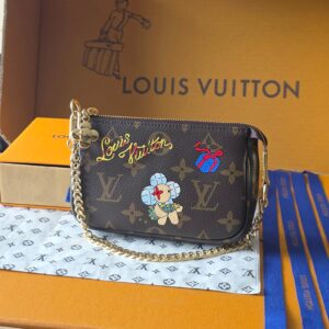 Holiday Edition Monogram Crossbody Pouch – Vivienne Print