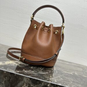 Triomphe Bucket Bag – Grained Leather with Signature Hardware (Minimalist Luxury Crossbody)