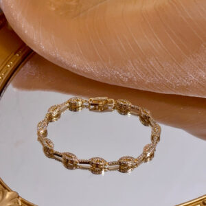 18K Yellow Gold Diamond-Encrusted Link Bracelet