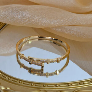 Juste un Clou Diamond Bangle in 18K Yellow Gold