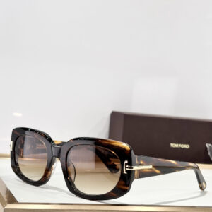 Icon Collection Oversized Rectangular Sunglasses