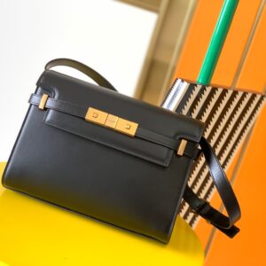 Manhattan Medium Shoulder Bag in Black Smooth Leather with Gold-Tone Hardware